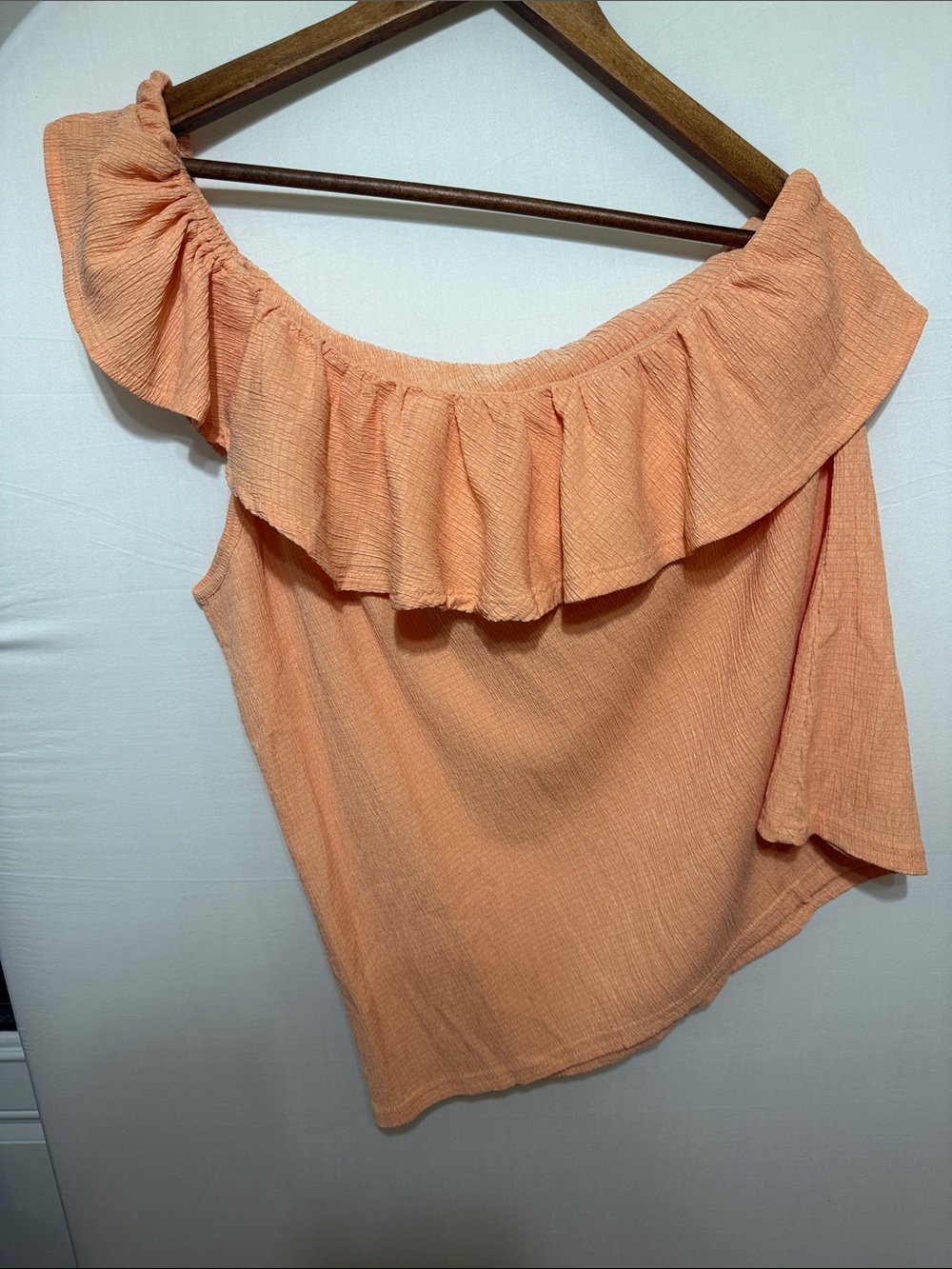 Women’s One-Shoulder Ruffle Top in Peach